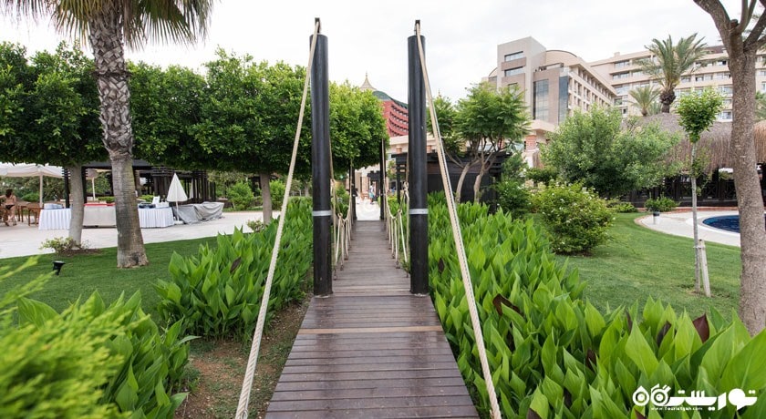 فضای سبز هتل فیم رزیدنس لارا اند اسپا	